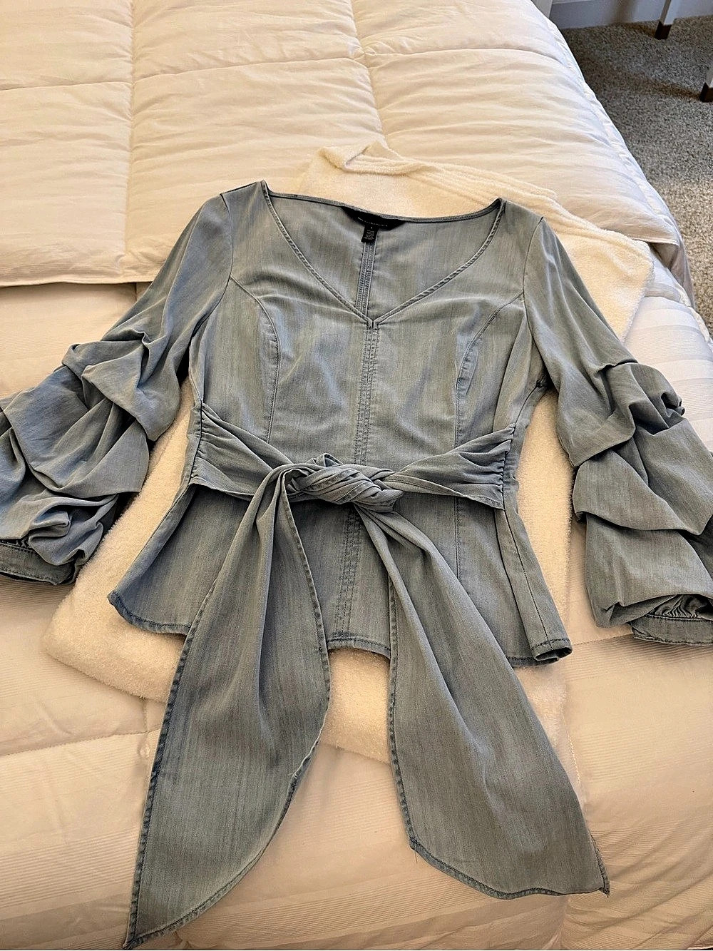 White House Black Market Chambray Ruffle Sleeve Tie Front Top Blue Size 4